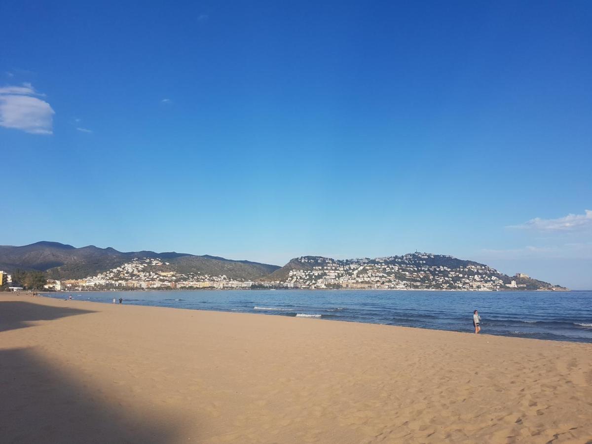 Beautiful Apartment In Front Of Beach, Pool, View 罗萨斯 外观 照片
