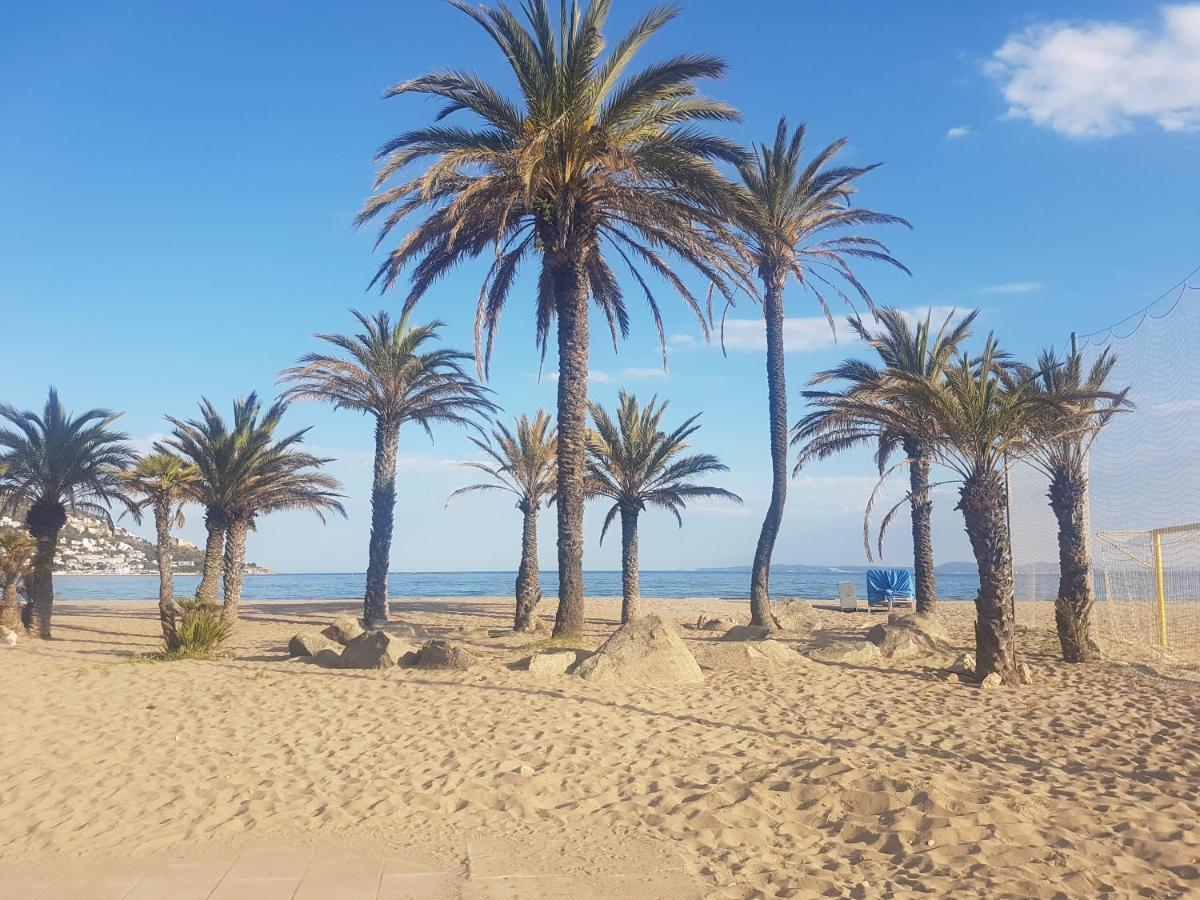 Beautiful Apartment In Front Of Beach, Pool, View 罗萨斯 外观 照片